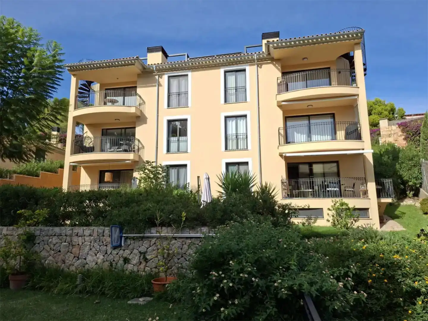 Vista exterior de Piso en venta en Andratx con Aire acondicionado, Jardín privado y Piscina