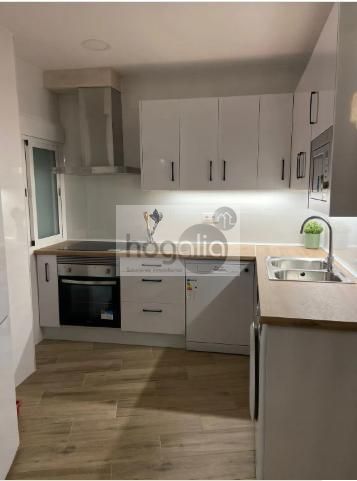 Kitchen of Flat to rent in  Sevilla Capital  with Air Conditioner and Furnished