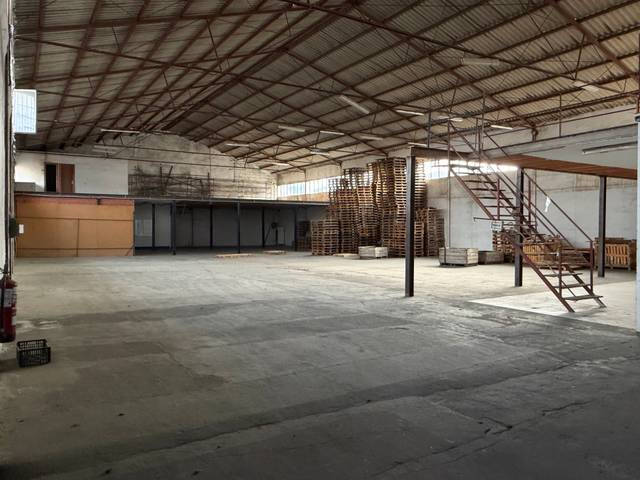 Nave industrial en Venta en Calle Goicoechea en Zona Sur - Av. de España - San Miguel