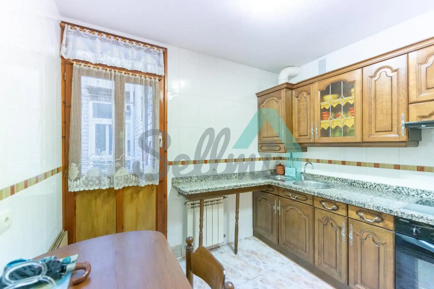 Cocina de Piso de alquiler en Oviedo  con Calefacción, Parquet y Terraza