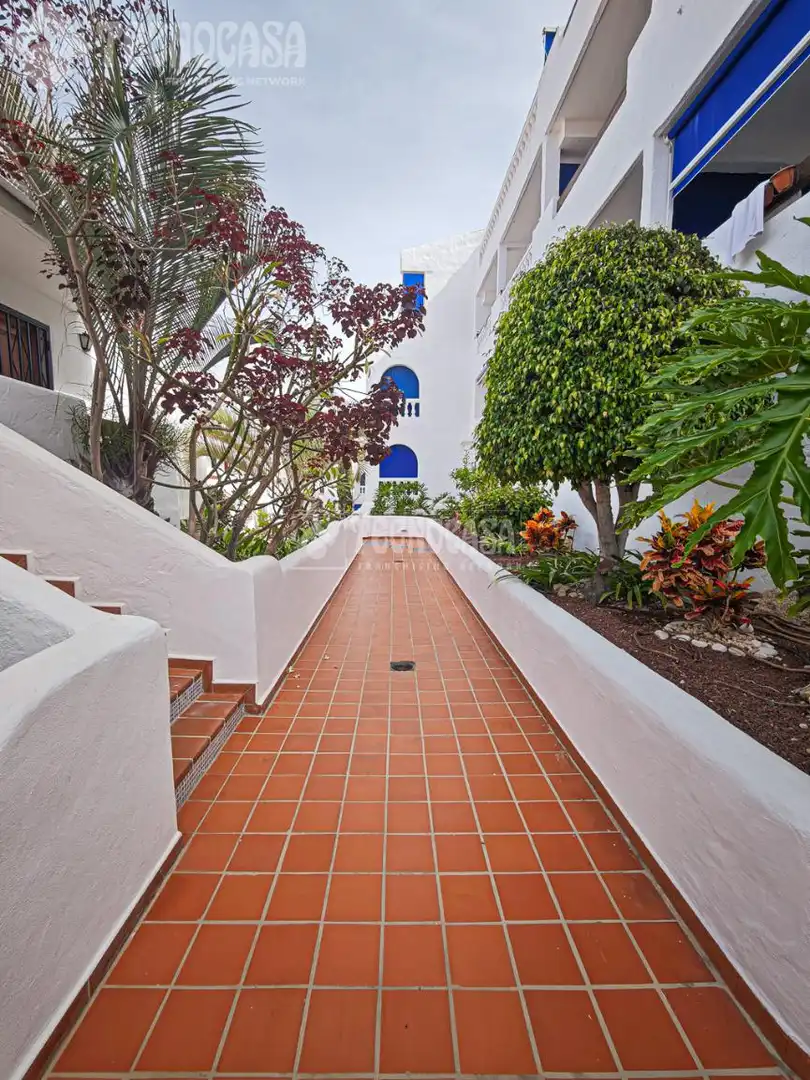 Vista exterior de Piso en venta en Arona con Piscina comunitaria