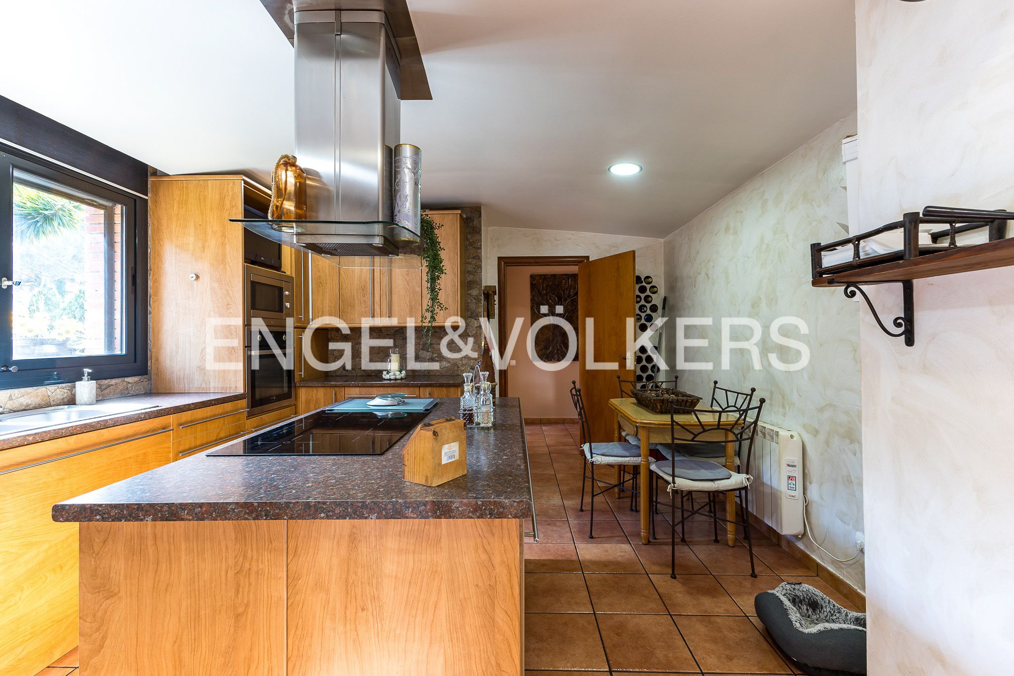 Cuina de Casa o xalet en venda en Vilanova del Vallès amb Aire condicionat, Calefacció i Jardí privat