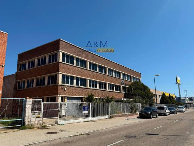 Nave industrial en Venta en Metal en Polígono Argales