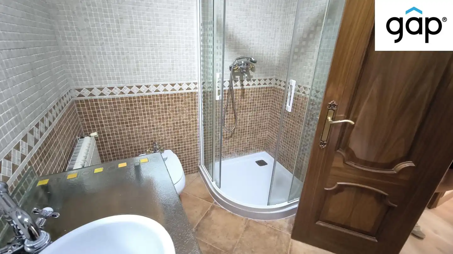 Baño de Piso de alquiler en Cuenca con Aire acondicionado, Calefacción y Terraza