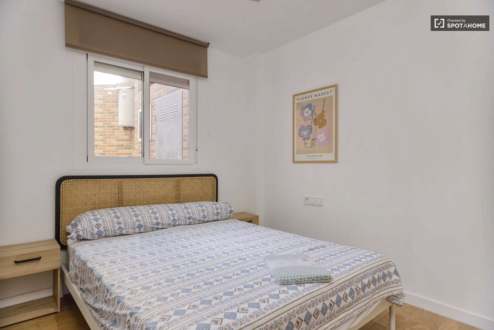 Bedroom of Apartment to share in Sedaví  with Air Conditioner, Heating and Terrace