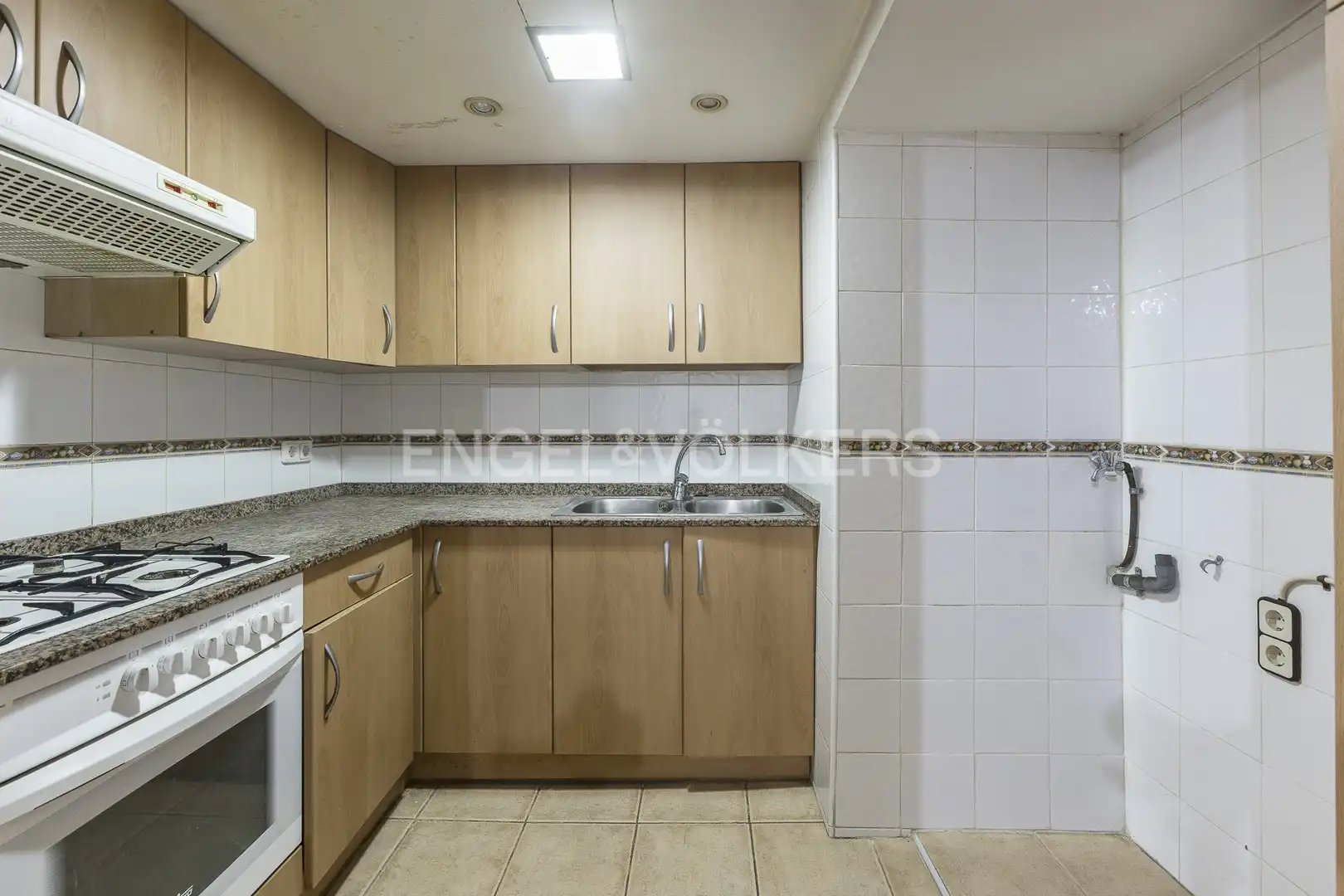 Cuina de Casa o xalet en venda en Barcelona amb Calefacció