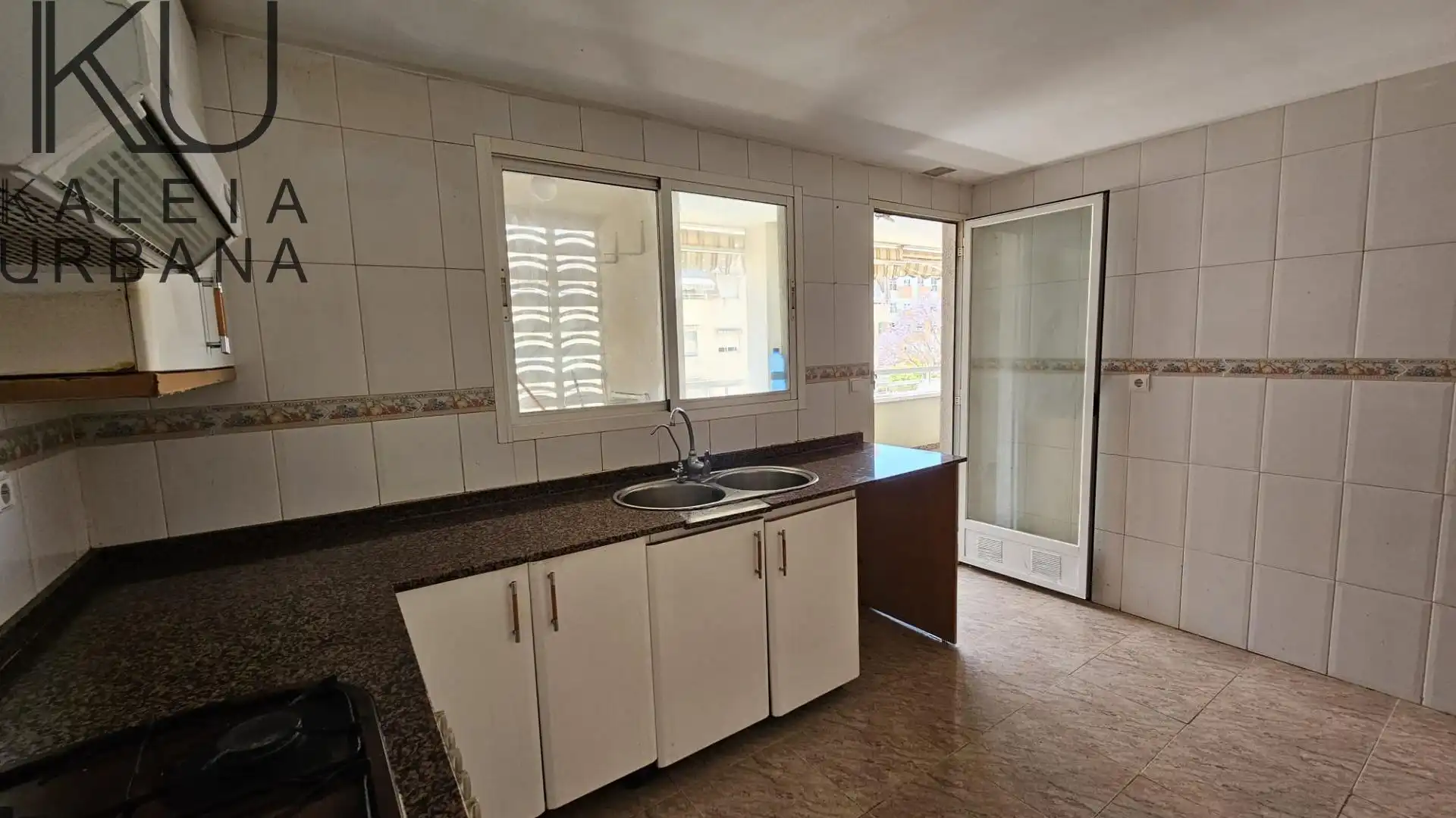 Cocina de Piso en venta en Alicante / Alacant con Aire acondicionado, Terraza y Balcón