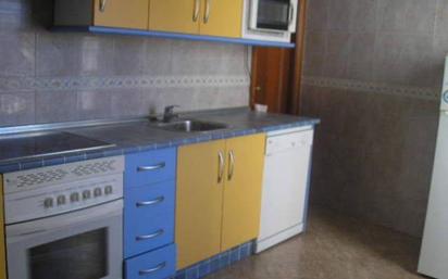Cuina de Pis en venda en Villanueva de la Serena amb Calefacció i Moblat