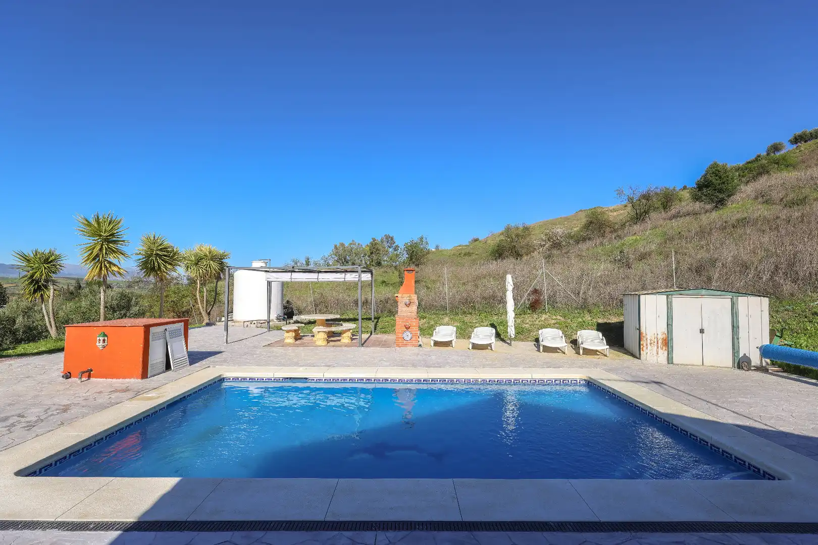 Schwimmbecken von Haus oder Chalet zum Verkauf in Coín mit Klimaanlage, Privatgarten und Schwimmbad