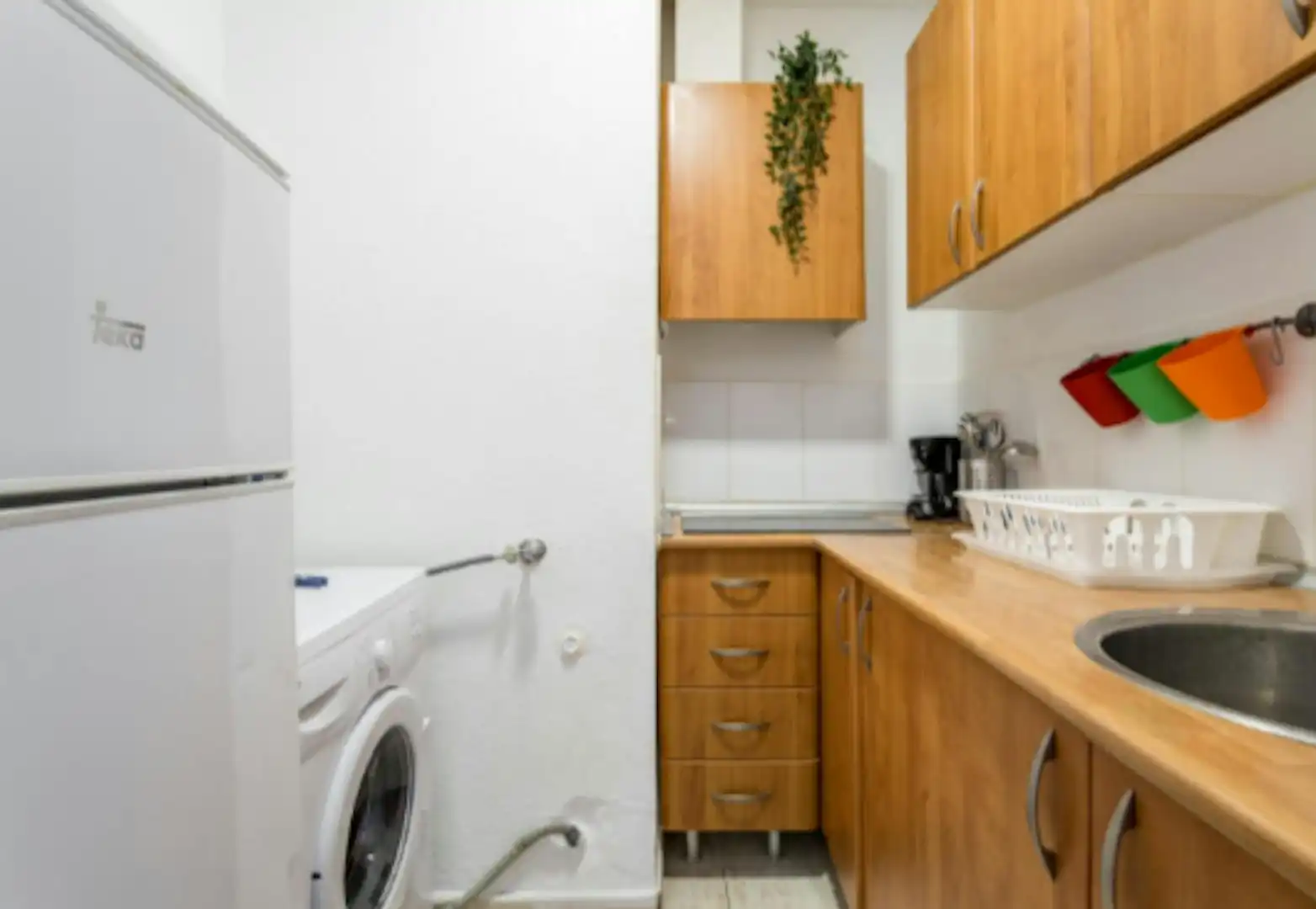 Kitchen of Flat for share in Barcelona  with Furnished, Washing machine and TV