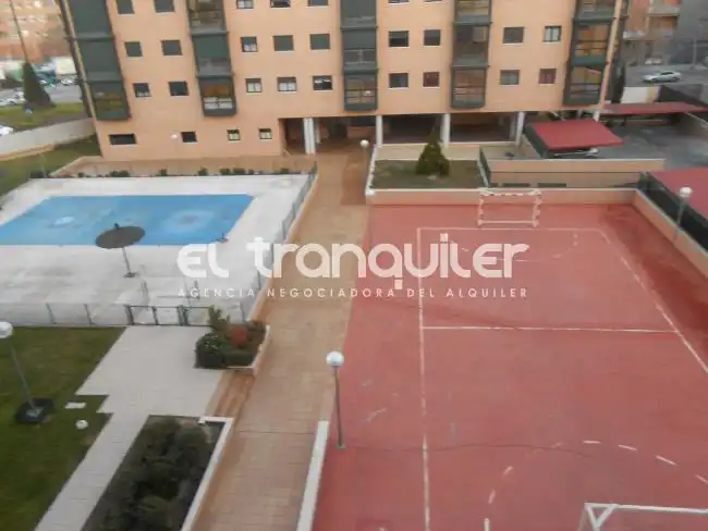Parking of Flat for rent in Madrid  with Air Conditioner, Swimming Pool and Washing machine