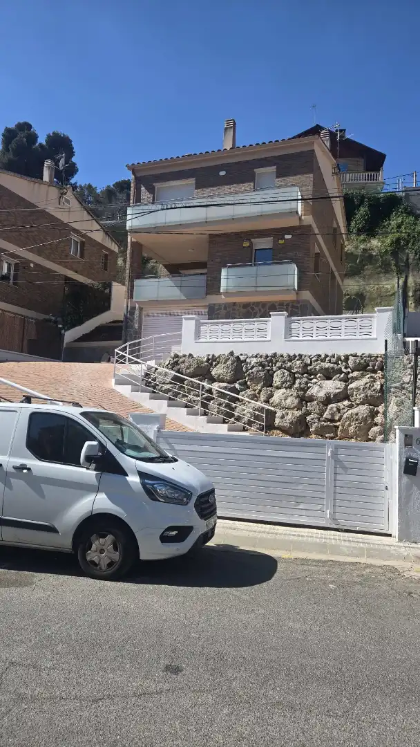 Aparcament de Casa o xalet en venda en Cubelles amb Aire condicionat, Calefacció i Jardí privat