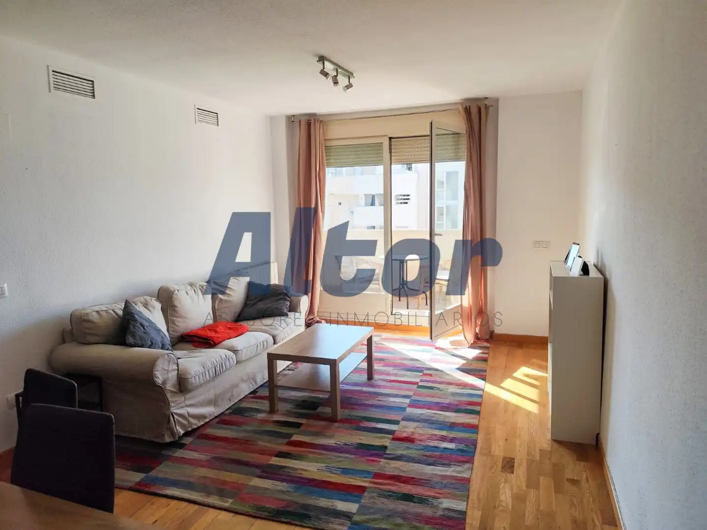 Sala de estar de Piso de alquiler en Madrid con Aire acondicionado, Calefacción y Terraza