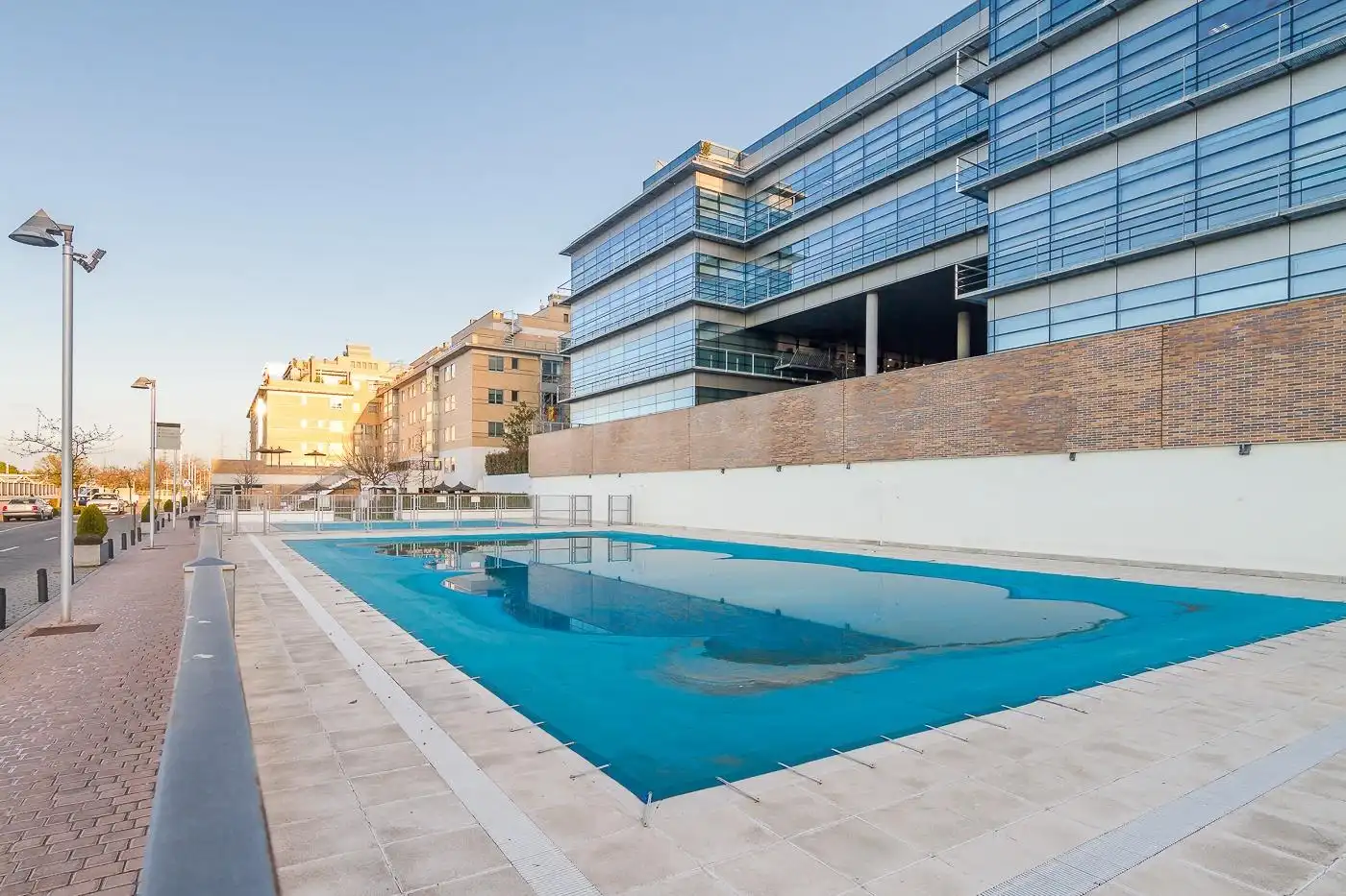 Piscina de Piso en venta en Madrid con Aire acondicionado, Calefacción y Jardín privado