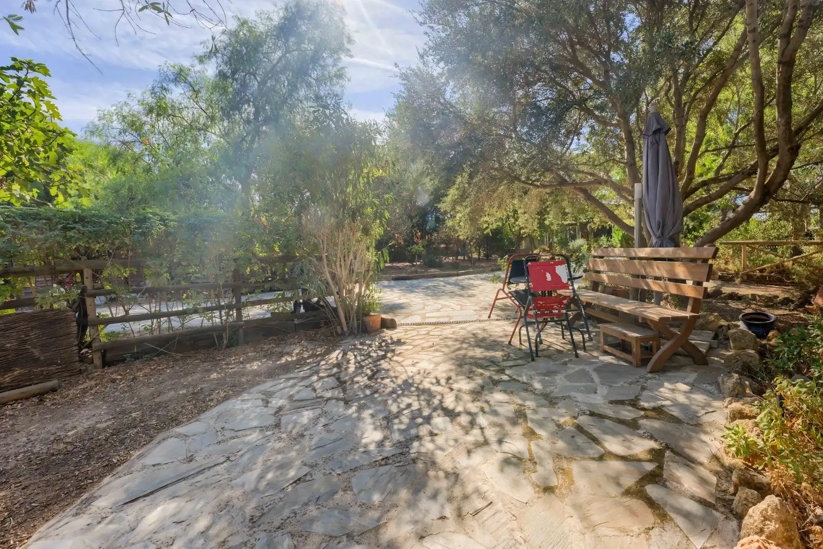 Jardín de Casa o chalet en venta en Sanlúcar la Mayor con Aire acondicionado, Jardín privado y Trastero