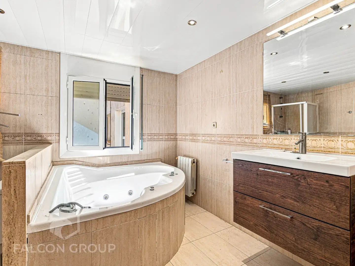 Baño de Dúplex en venta en Montmeló con Aire acondicionado, Calefacción y Terraza
