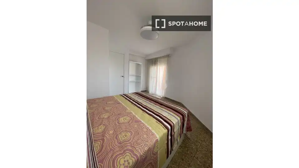Room in Benimàmet