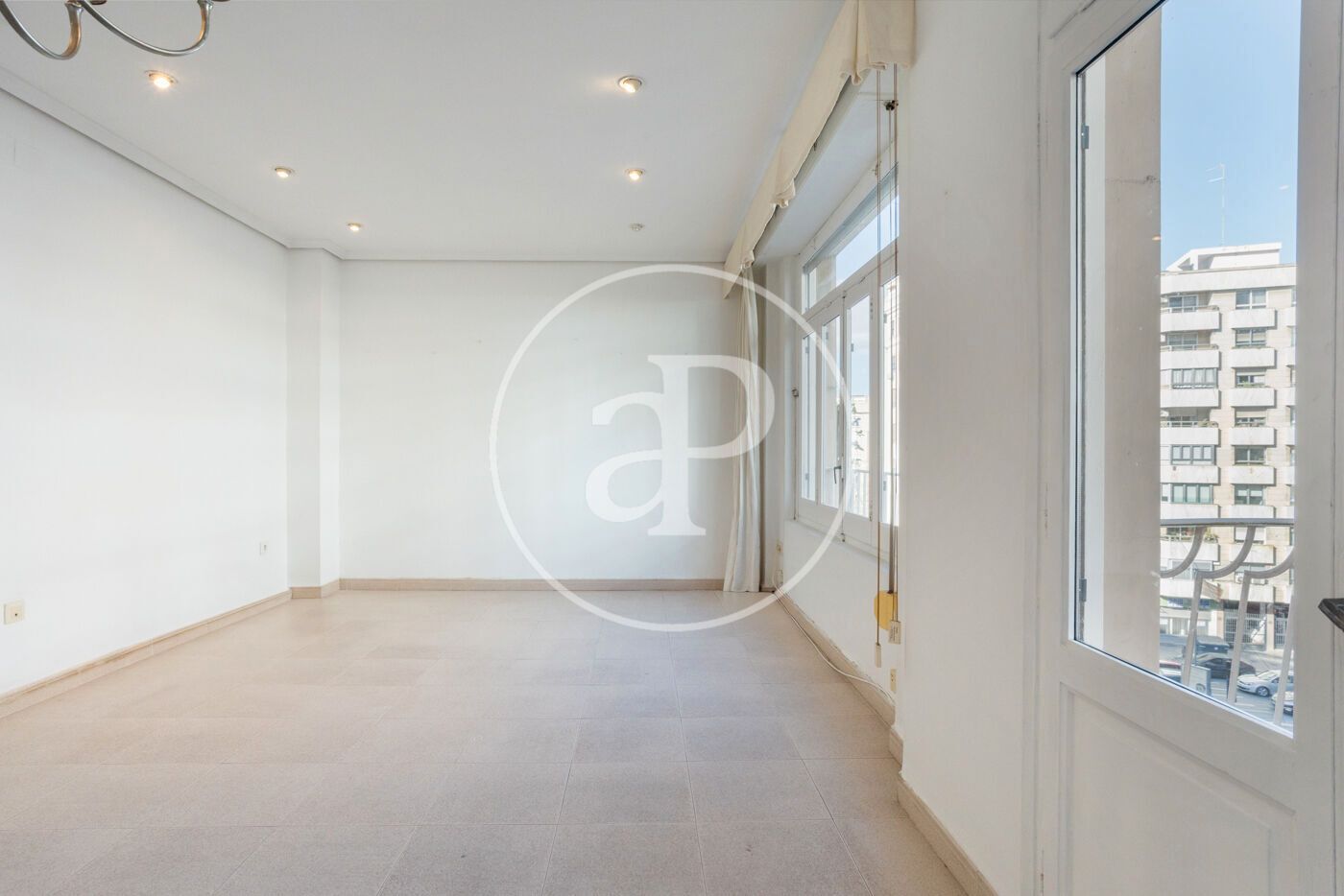 Pis de lloguer a C. Pintor Benedito, Arrancapins