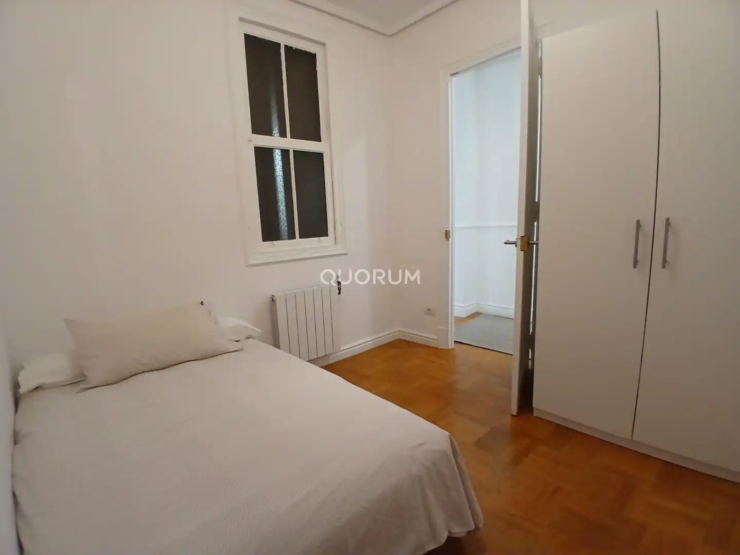 Habitación de Piso en venta en Bilbao  con Calefacción y Balcón