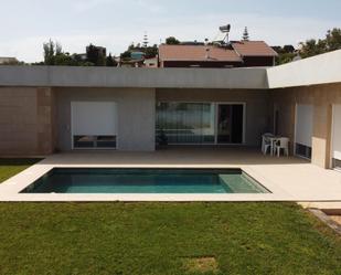 Piscina de Casa o xalet en venda en Vinaròs amb Aire condicionat, Calefacció i Jardí privat
