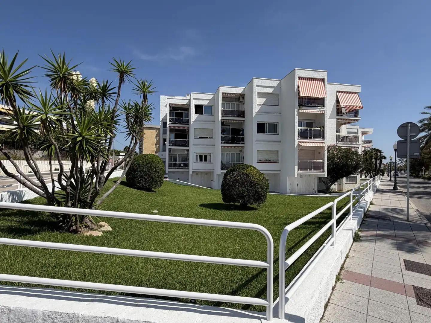 Außenansicht von Wohnungen zum Verkauf in El Vendrell mit Klimaanlage, Heizung und Terrasse