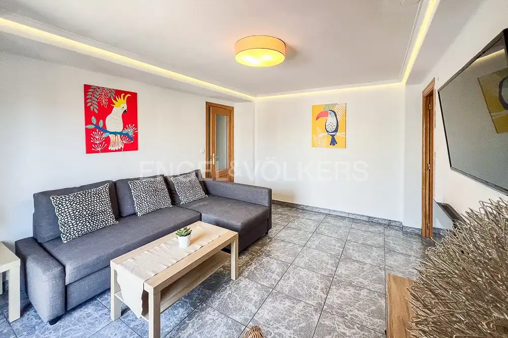 Sala d'estar de Pis de lloguer en Valencia amb Aire condicionat, Calefacció i Terrassa