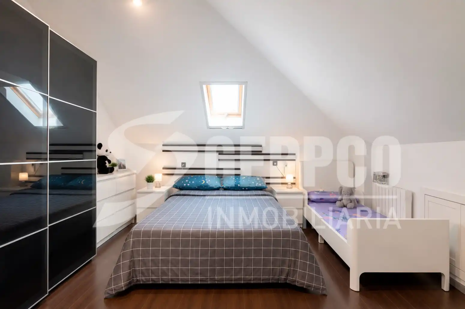Habitación de Dúplex en venta en Villalbilla con Aire acondicionado