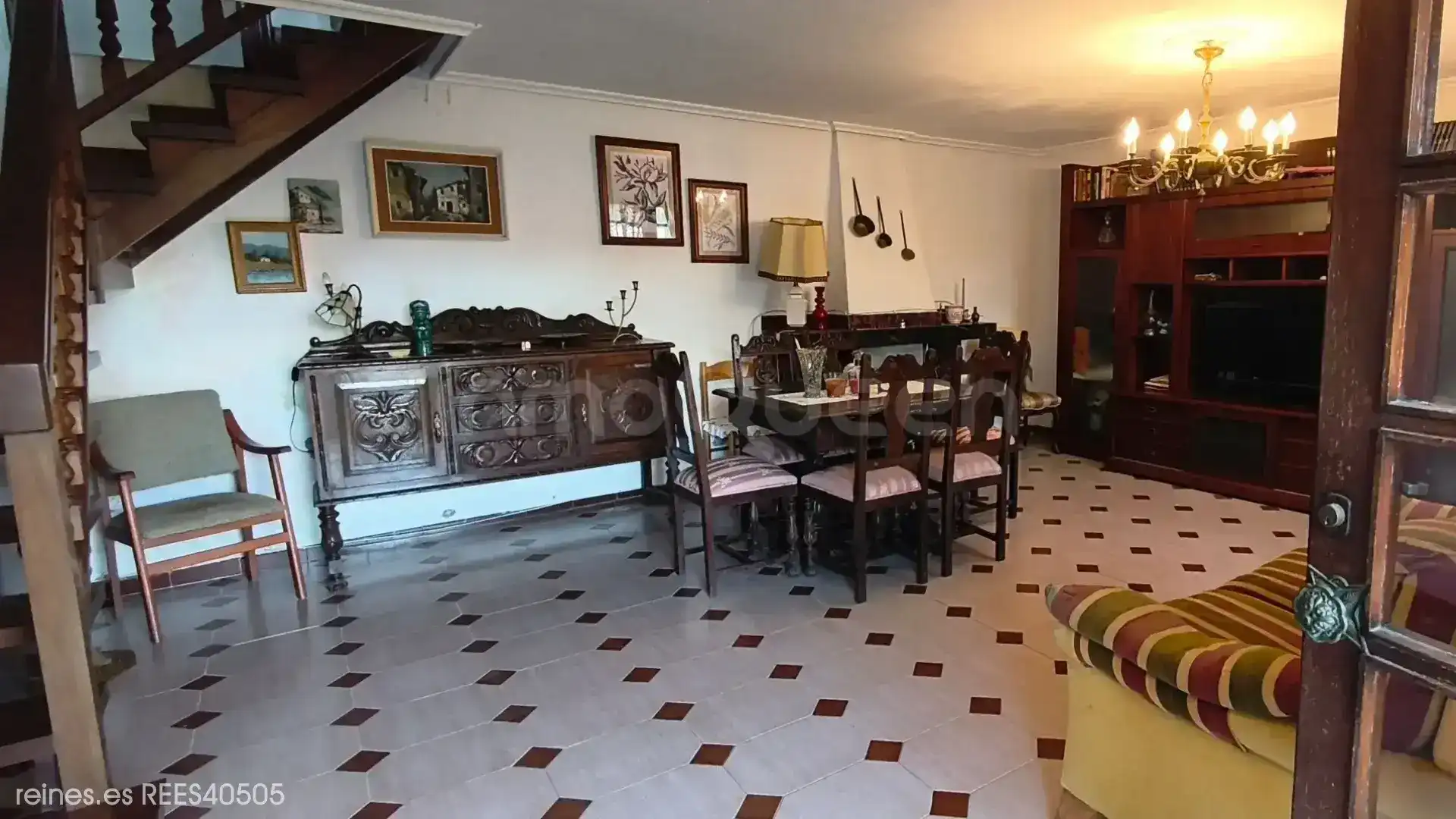 Esszimmer von Einfamilien-Reihenhaus zum Verkauf in Miengo mit Heizung und Privatgarten