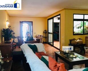 Sala d'estar de Casa o xalet en venda en San Roque amb Calefacció, Terrassa i Traster