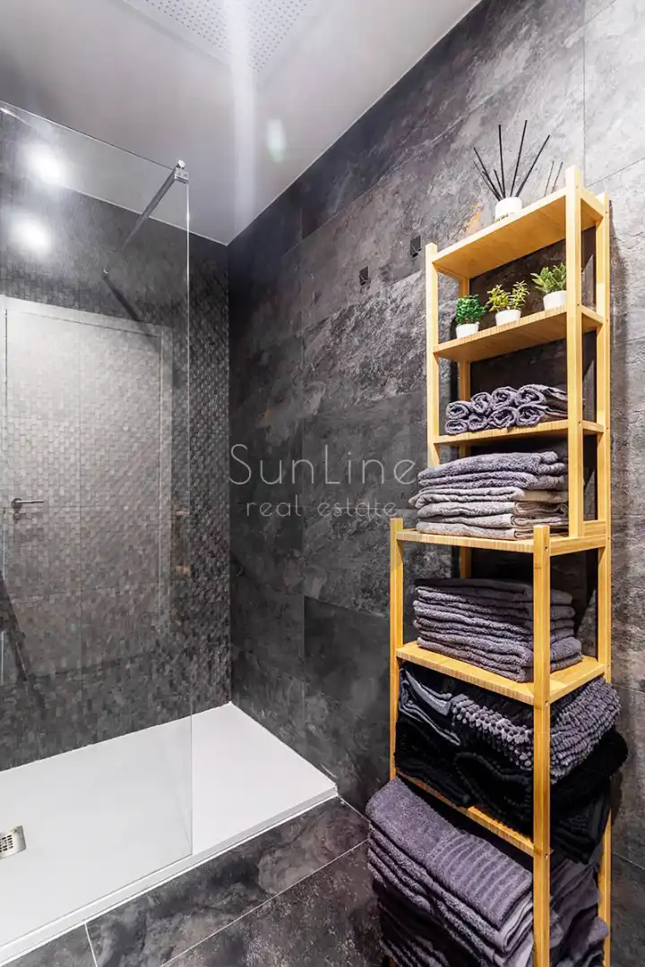 Baño de Piso de alquiler en Valencia con Aire acondicionado, Amueblado y Balcón