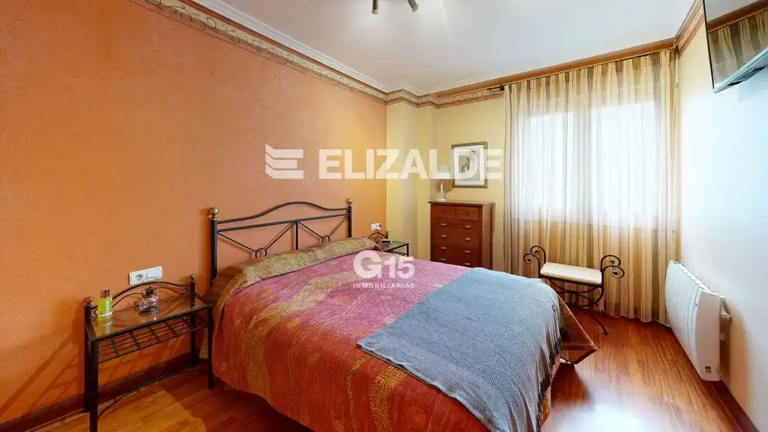 Habitación de Piso en venta en Donostia - San Sebastián  con Calefacción, Terraza y Trastero