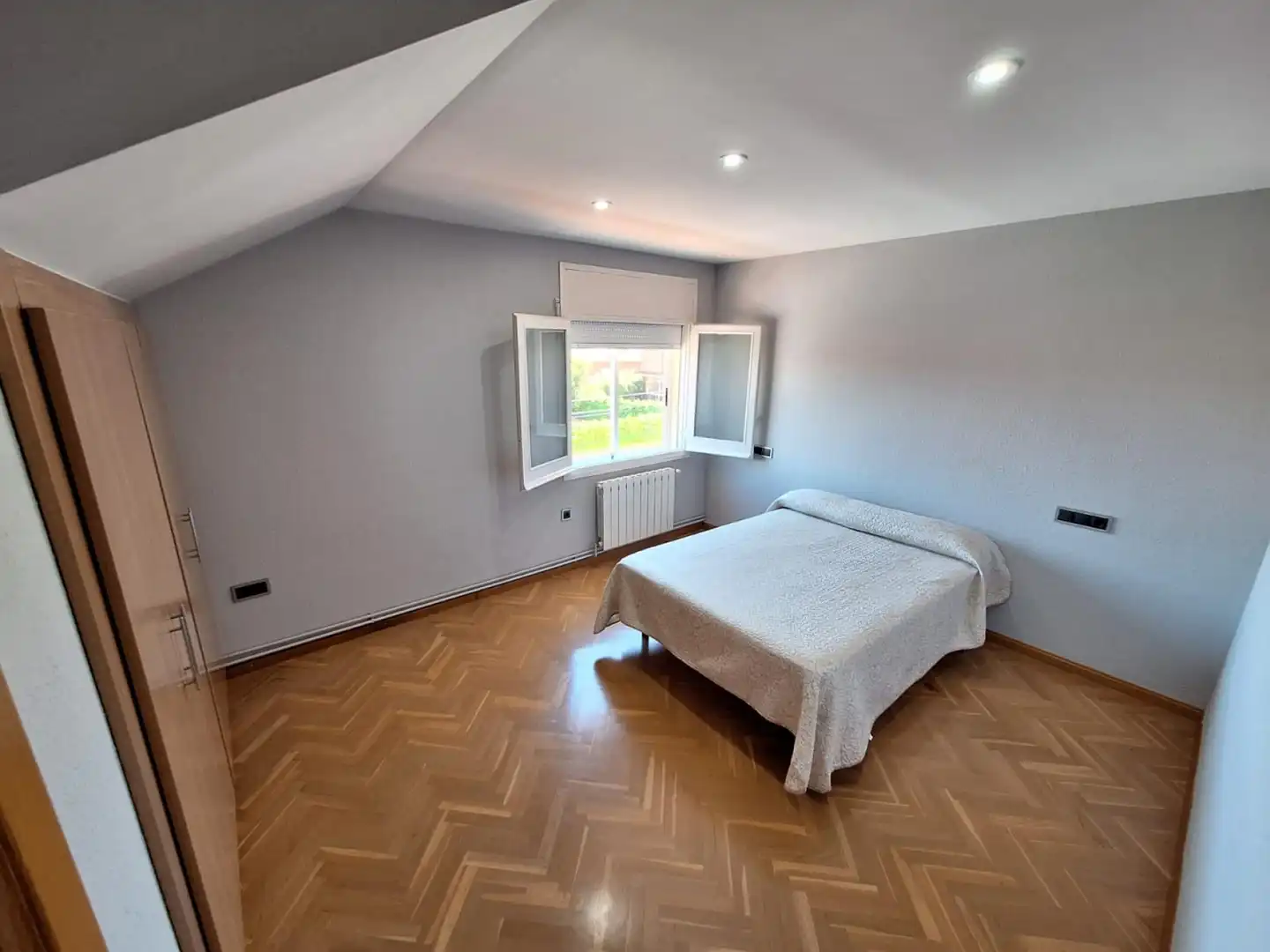 Bedroom of Houses for sale in El Vendrell  with Heating and Swimming Pool