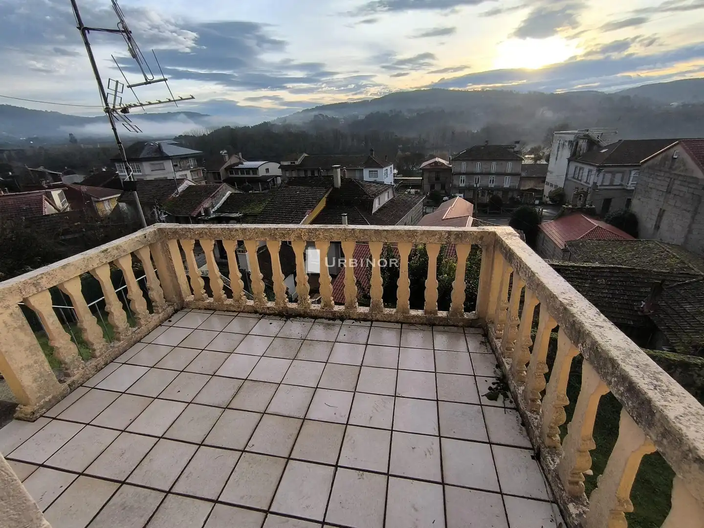 House with garden for sale in Cenlle, imagen 4