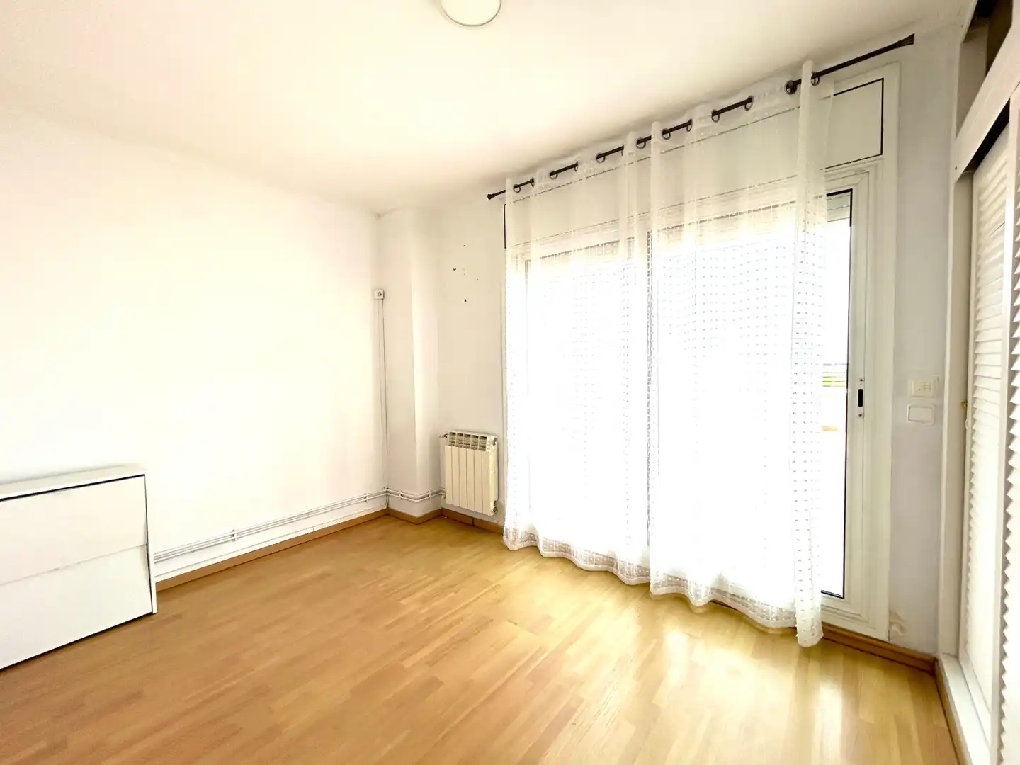 Dormitori de Àtic en venda en Girona amb Aire condicionat, Calefacció i Parquet