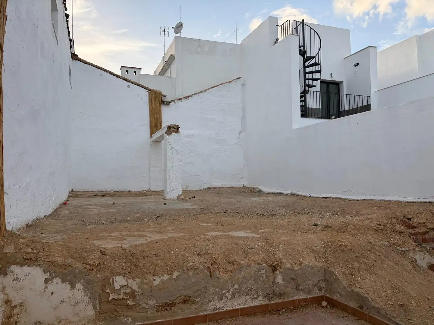 Vista exterior de Casa o xalet en venda en Mairena del Alcor, Sevilla