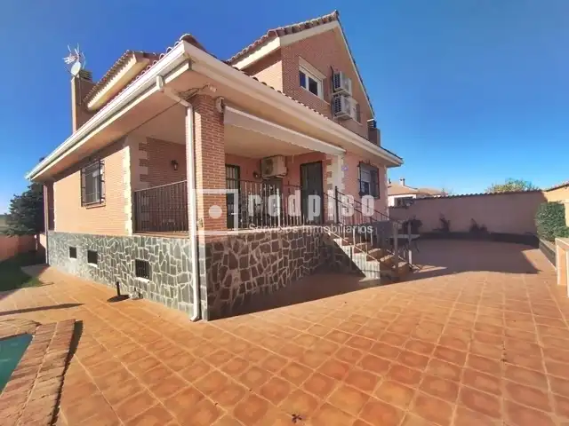 Vista exterior de Casa o chalet en venta en Valdeavero con Aire acondicionado, Calefacción y Parquet