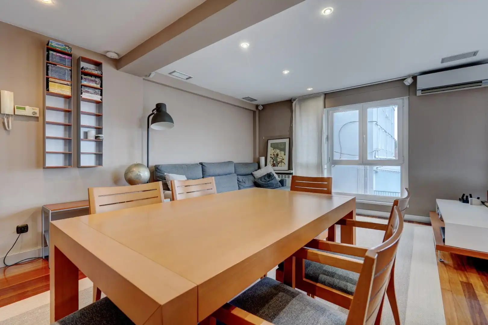 Comedor de Piso en venta en Donostia - San Sebastián  con Calefacción, Trastero y Amueblado