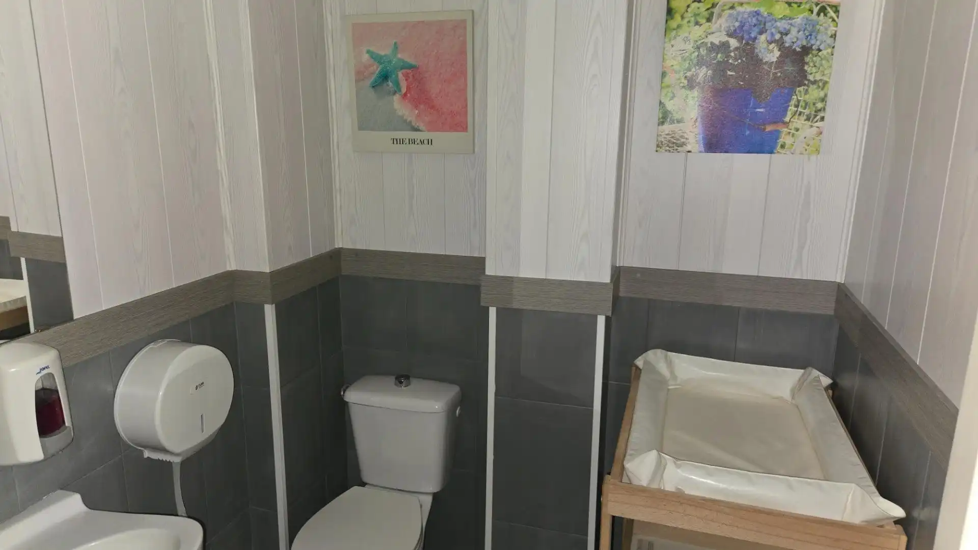 Badezimmer von Geschaftsraum zur Miete in Santiago de Compostela  mit Möbliert