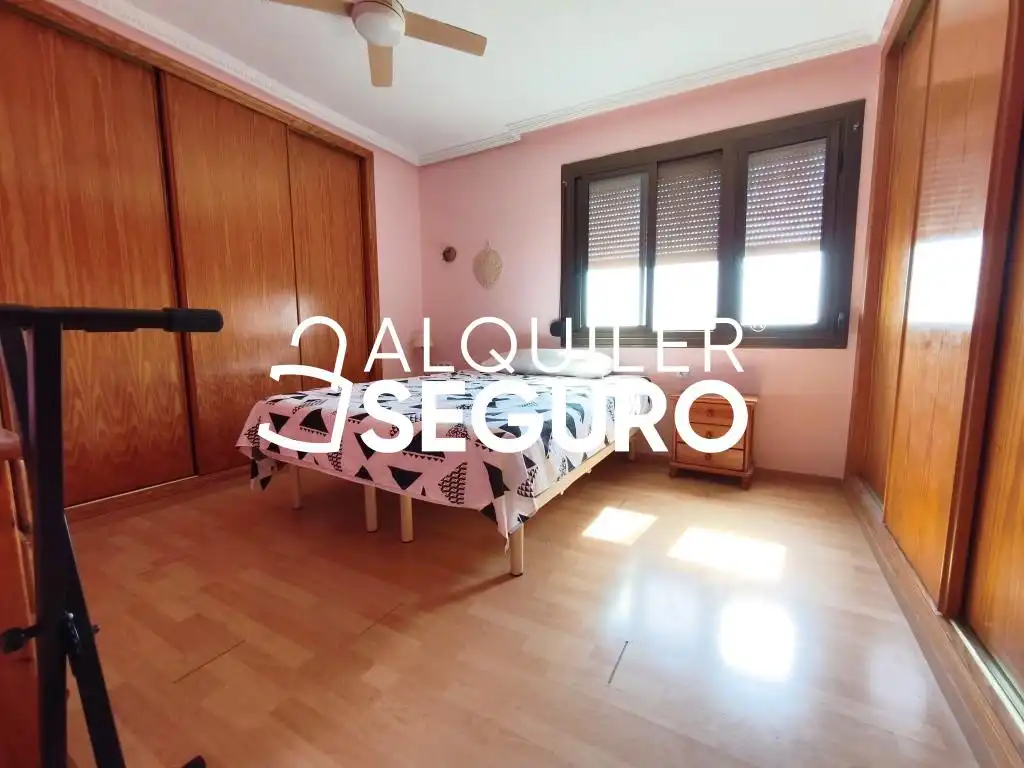 Habitación de Piso de alquiler en Alicante / Alacant con Amueblado