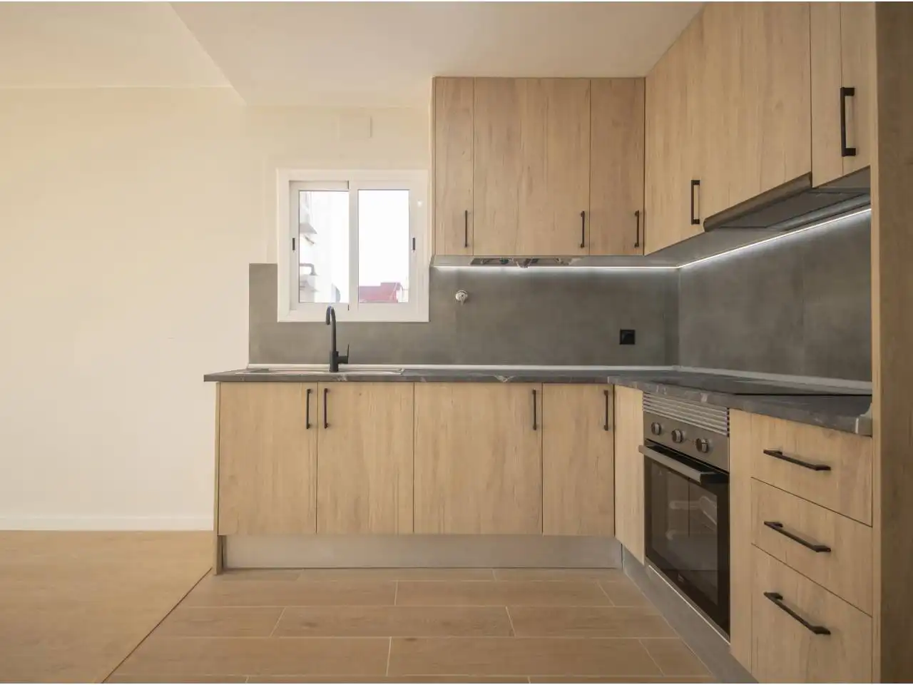 Cocina de Piso en venta en Móstoles con Aire acondicionado, Parquet y Amueblado