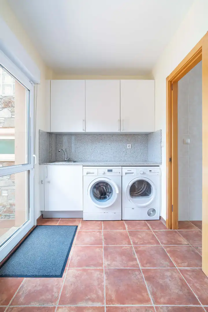 Cocina de Casa o chalet en venta en Sada (A Coruña) con Calefacción, Jardín privado y Piscina