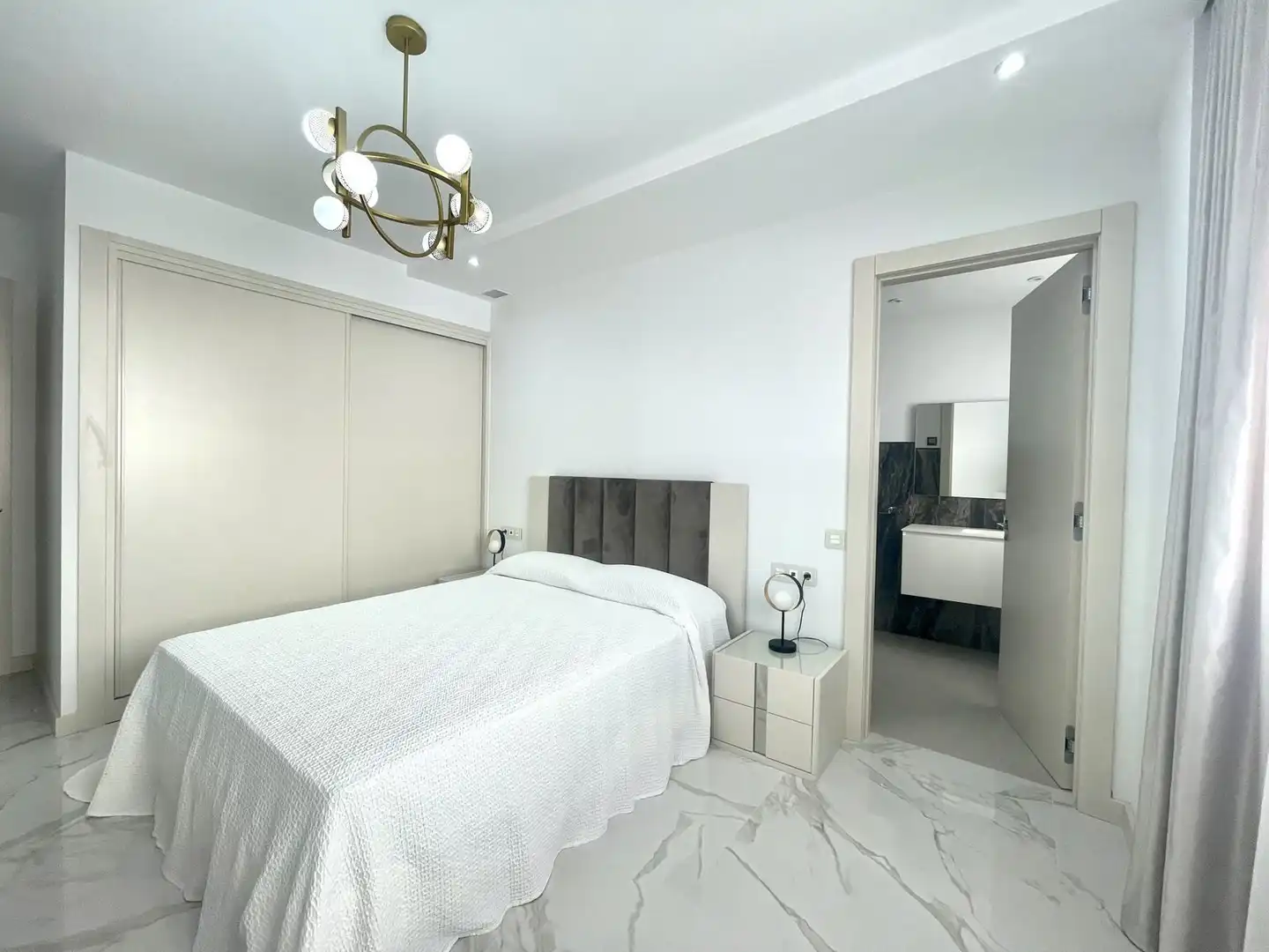 Apartament amb terrassa en venda a Conjunto Benabolá 7, imagen 21