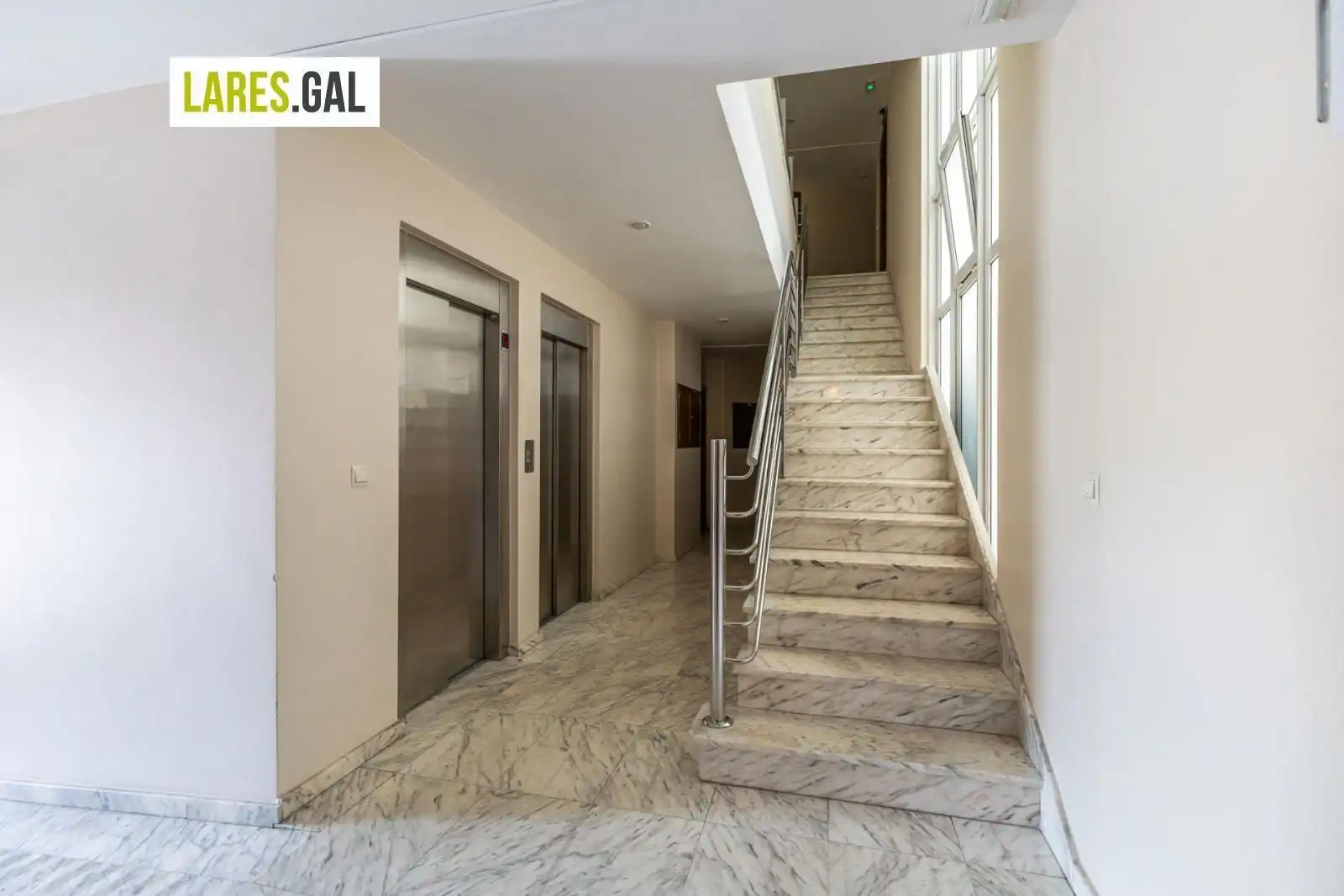 Piso en venta en Cangas  con Trastero