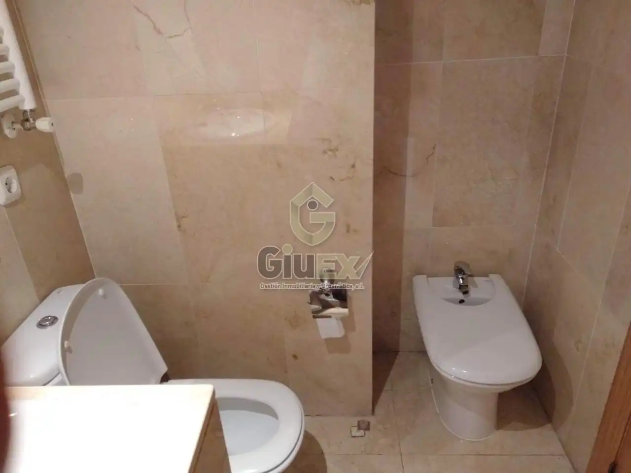 Bathroom of Flat for rent in Cáceres  with Air Conditioner, Heating and Terrace
