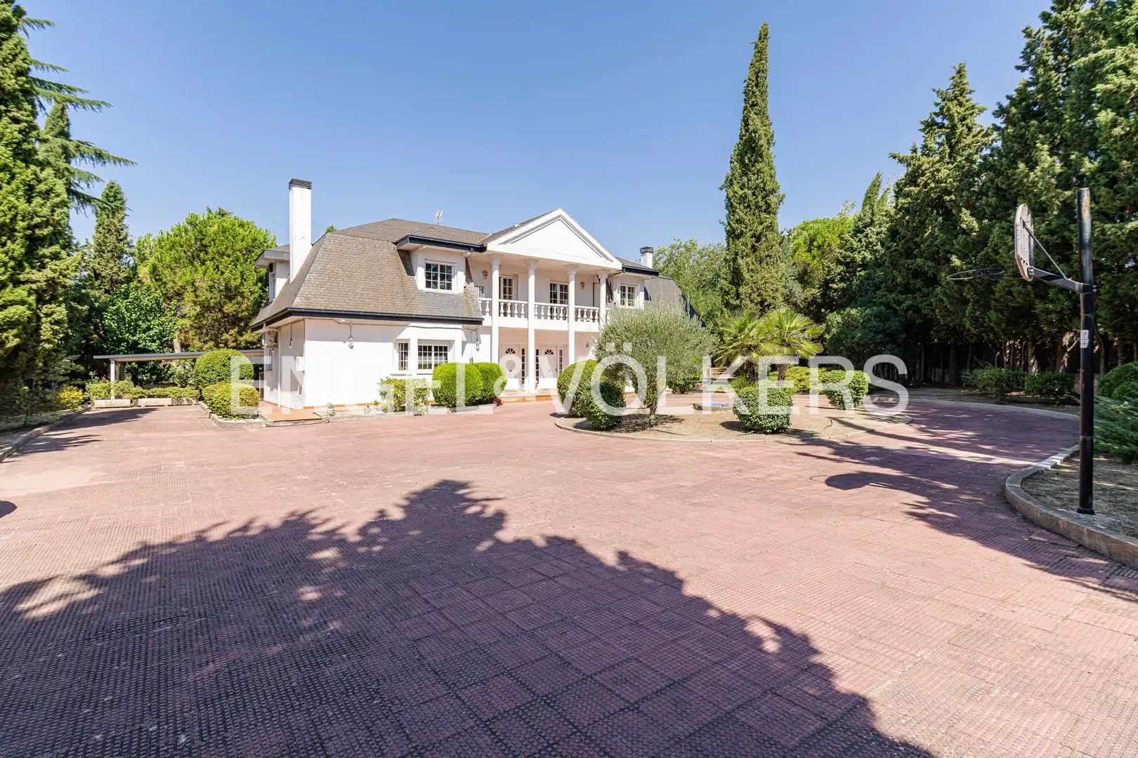 Vista exterior de Casa o chalet en venta en Las Rozas de Madrid con Aire acondicionado, Calefacción y Jardín privado