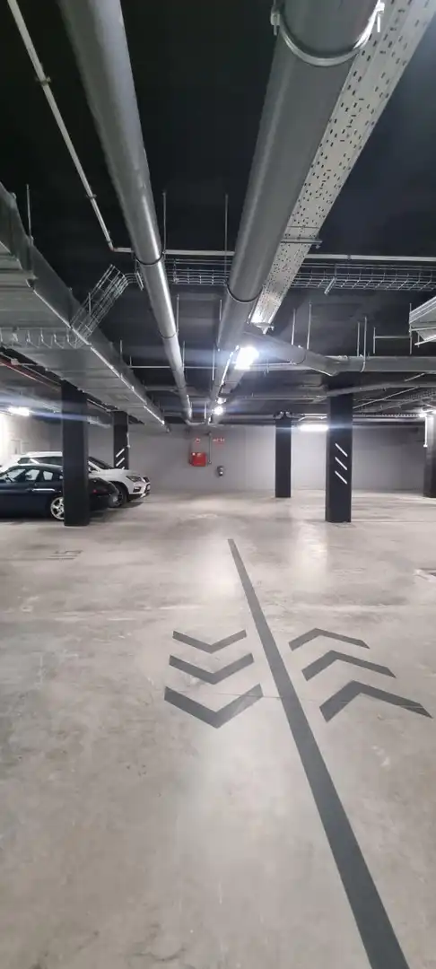 Parking de Piso en venta en Sevilla con Aire acondicionado, Jardín privado y Terraza