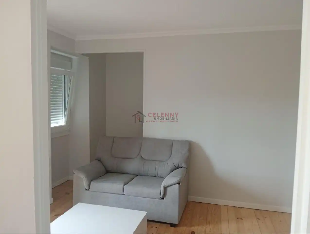 Wohnzimmer von Einfamilien-Reihenhaus zur Miete in San Cibrao das Viñas mit Heizung und Balkon