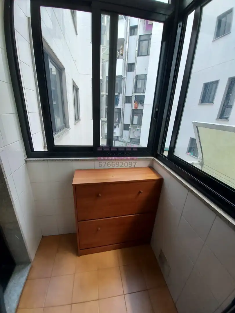 Study for rent in Avenida da Hispanidade, 48, O Castro