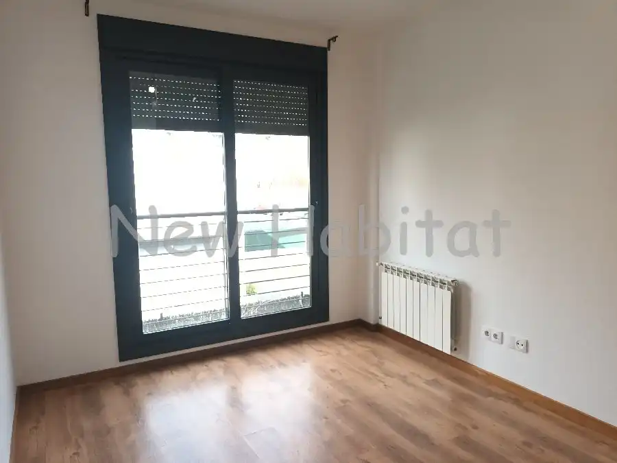Habitación de Casa adosada en venta en Castellón de la Plana / Castelló de la Plana con Aire acondicionado, Jardín privado y Terraza