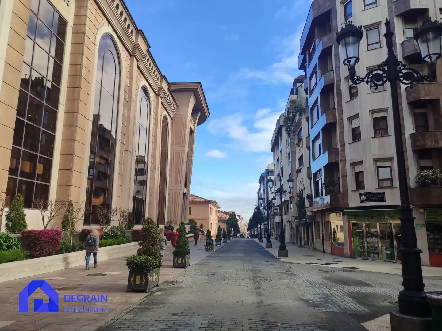 Vista exterior de Piso de alquiler en Oviedo  con Terraza y Trastero
